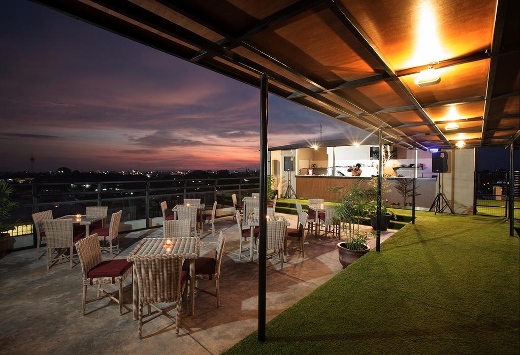 Yellow Star Gejayan Hotel Yogyakarta Exteriér fotografie