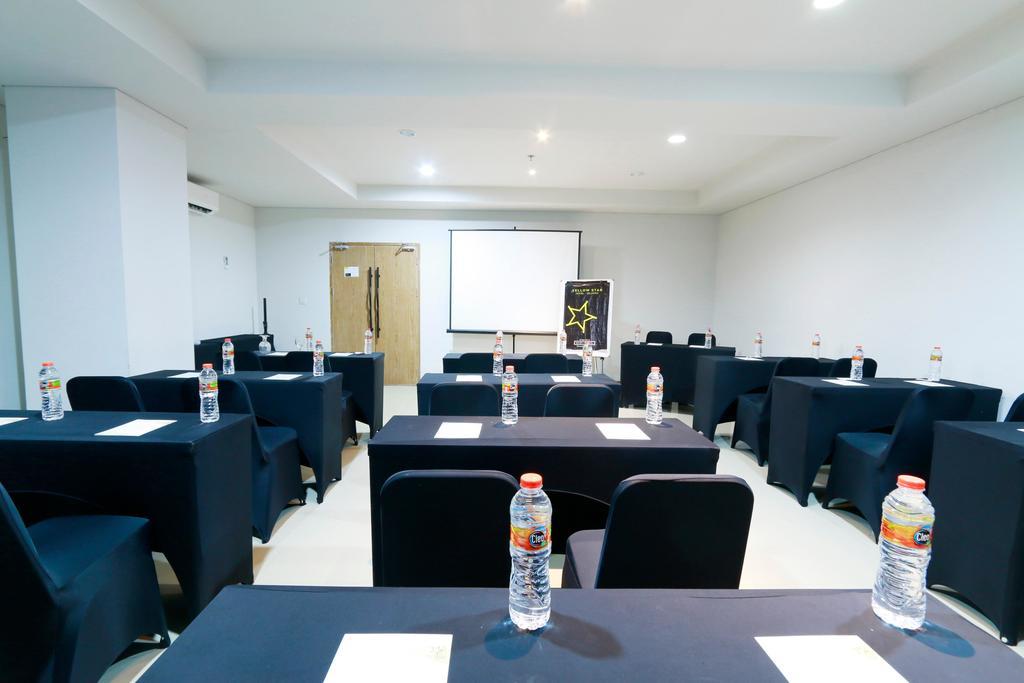 Yellow Star Gejayan Hotel Yogyakarta Exteriér fotografie