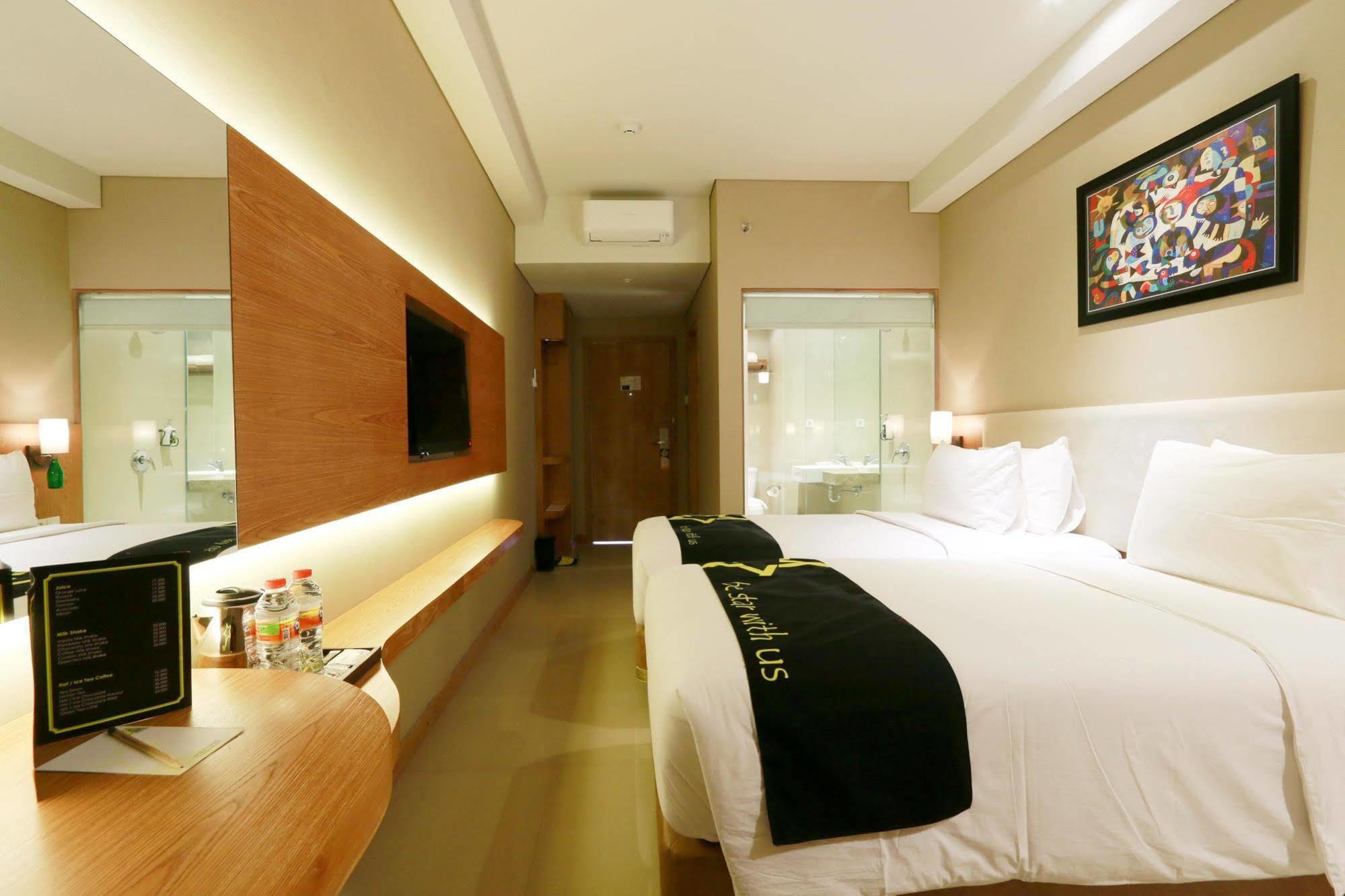 Yellow Star Gejayan Hotel Yogyakarta Exteriér fotografie