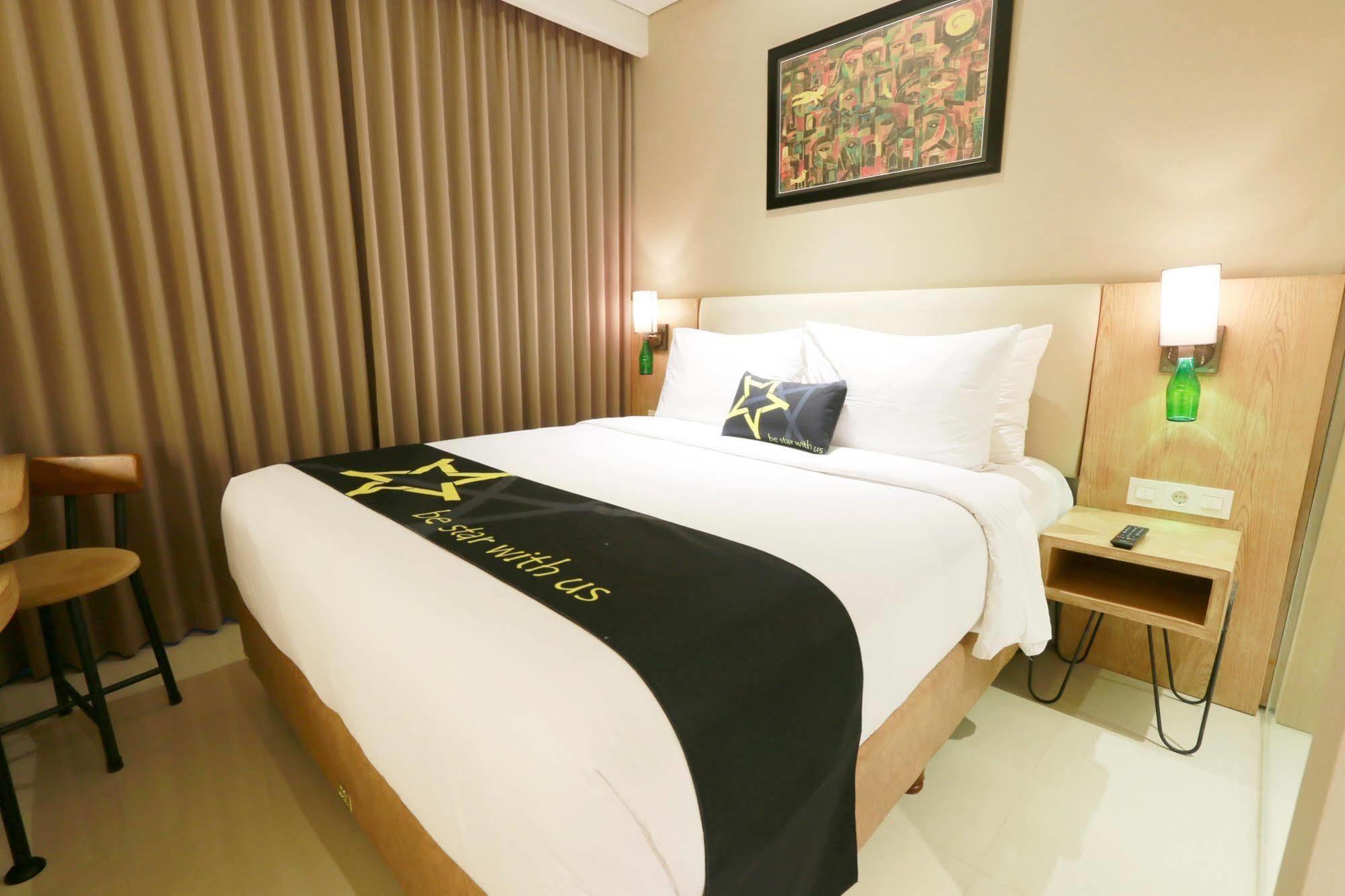 Yellow Star Gejayan Hotel Yogyakarta Exteriér fotografie