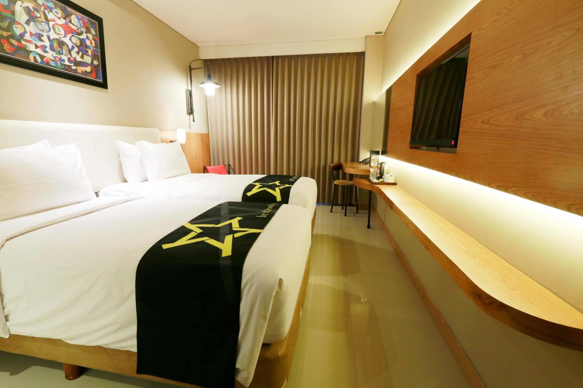 Yellow Star Gejayan Hotel Yogyakarta Exteriér fotografie